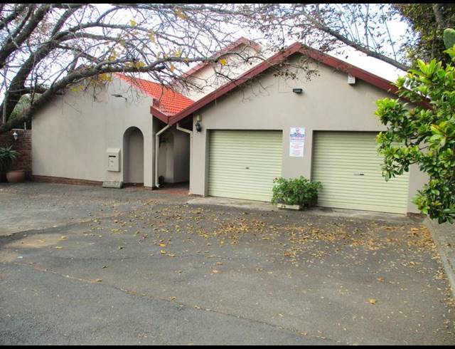 8 BEDROOM HOUSE FOR SALE IN DAN PIENAAR
